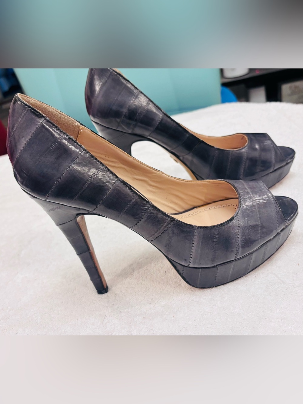 Almost Brand New Heels By Pour La Victoire - Size 8.5 - Heel 5 Inches - box 15